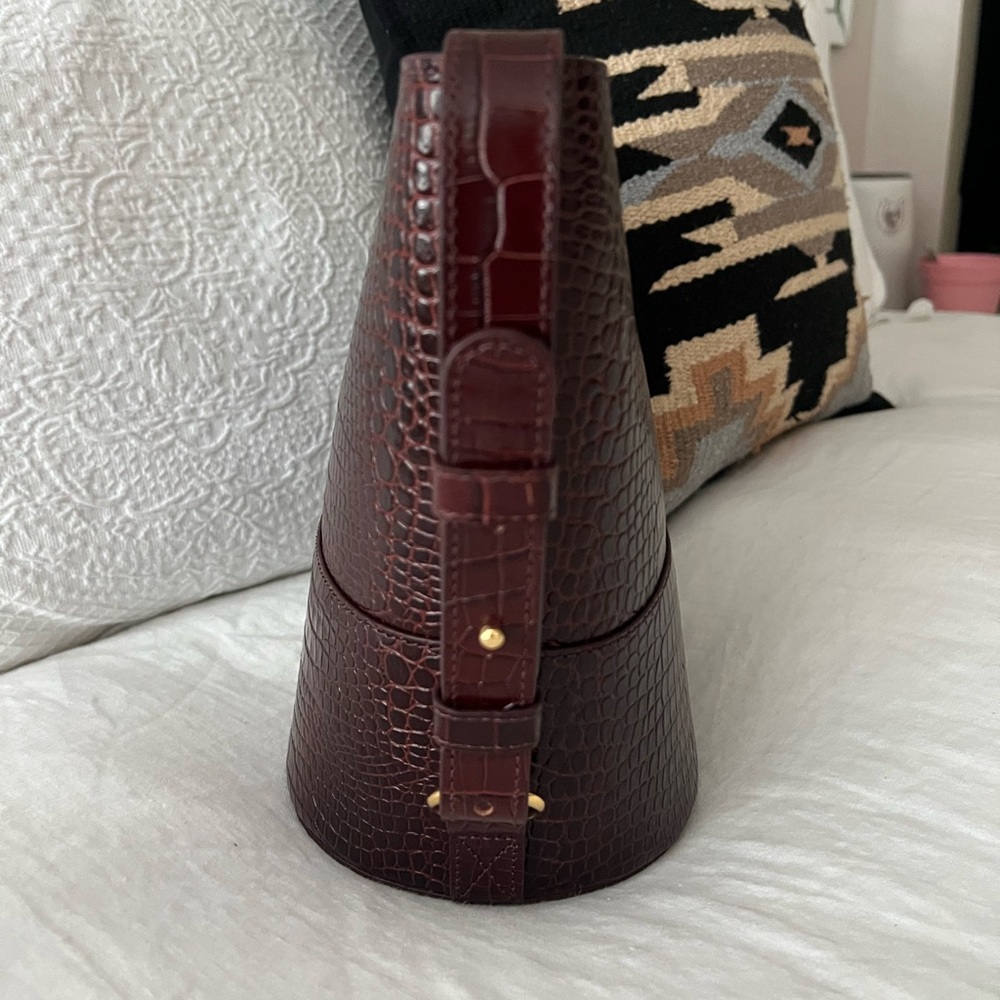 NWOT Sézane Gary Bag in Chocolate Crocodile Print - Picture 4 of 11